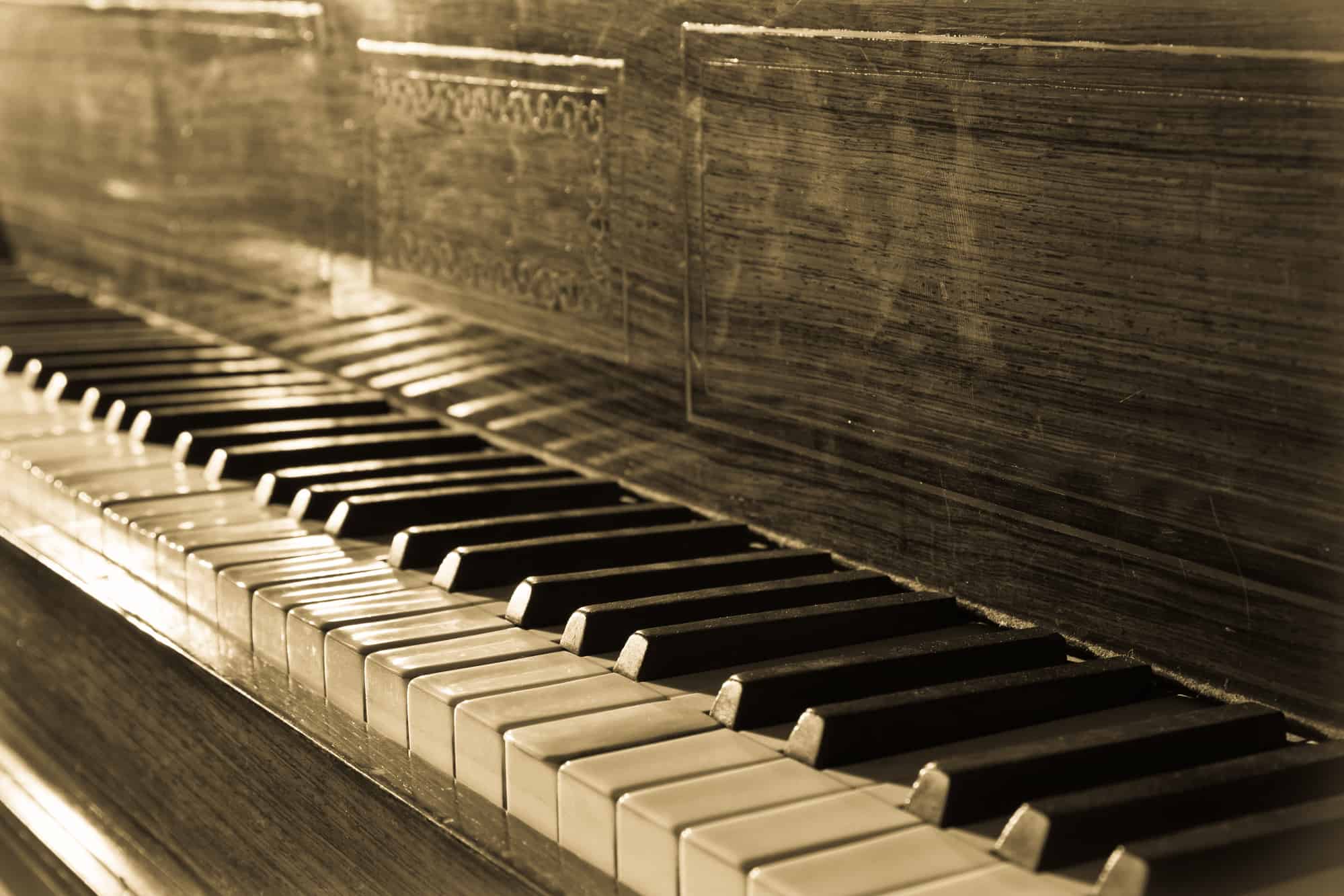 how-to-clean-piano-keys-without-damaging-them